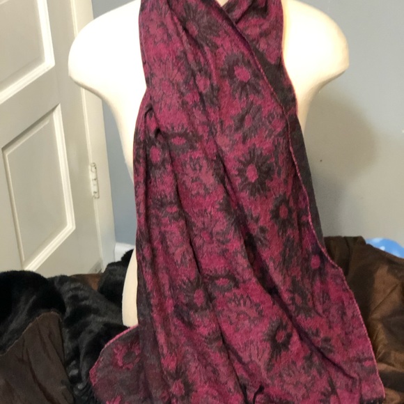 Gorgeous New Scarf - Picture 8 of 8